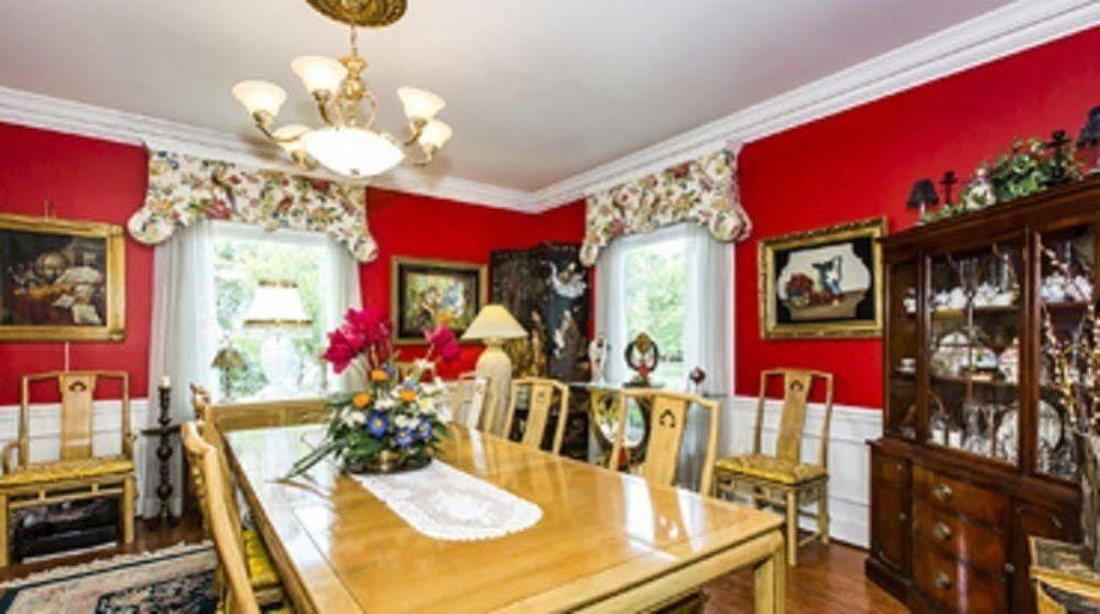 Matthews Manor Bed & Breakfast Ngoại thất bức ảnh