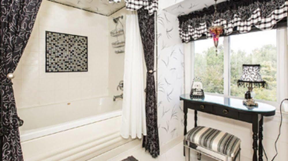 Matthews Manor Bed & Breakfast Ngoại thất bức ảnh