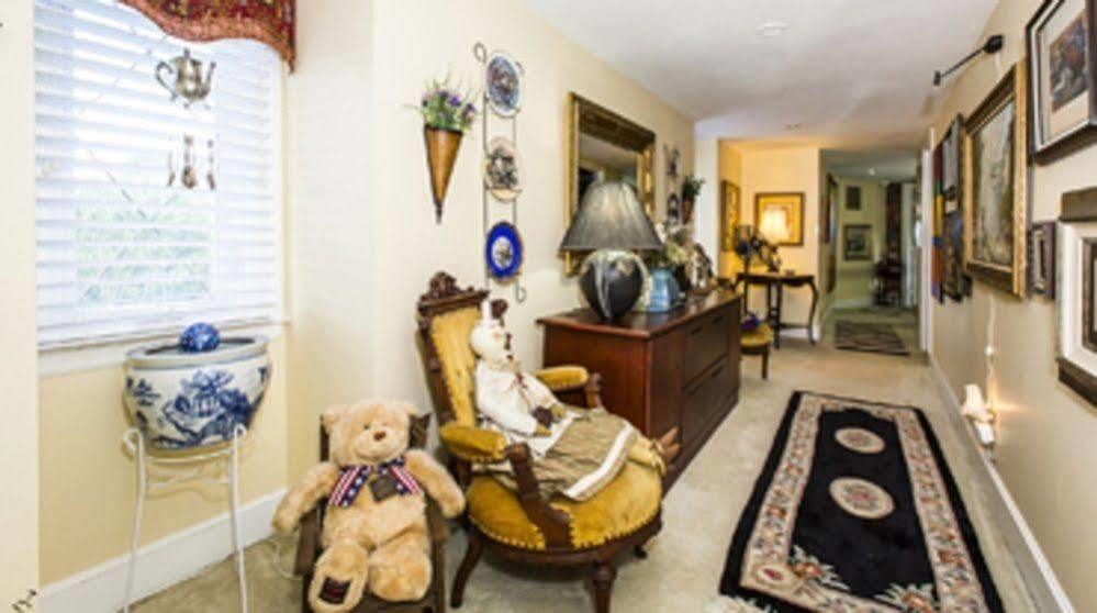 Matthews Manor Bed & Breakfast Ngoại thất bức ảnh